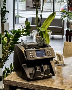 RH-260VC-w-banku-spoldzielczym-1229x1536